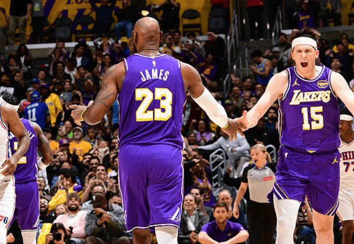 彩票开奖-詹姆斯前三节9中2得到7分2板8助,末节8中5得到10分2板2助